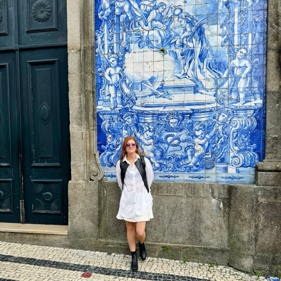 Meet your Posher, Annie! - Picture 1 of 6